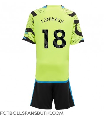 Arsenal Takehiro Tomiyasu #18 Replika Bortatröja Barn 2023-24 Kortärmad (+ Korta byxor)